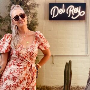 Orange/Pink Romper with Palm Trees and Puff Sleeves (Large)